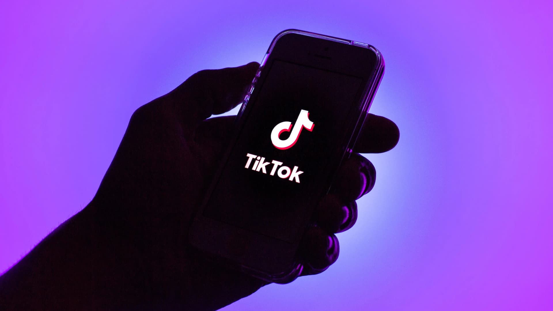 Rechtliche Fragen zum Kaufen von TikTok Views – AboLöwe klärt auf