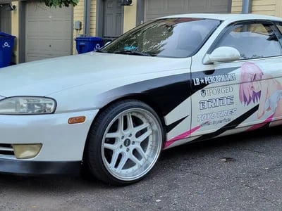 Machen Sie Ihren Toyota MR2 zur ultimativen Anime-Leinwand