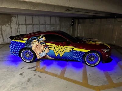 Anime Folie Auto: Individuelle Fahrzeugbeschriftung für Fans – Jetzt auffallen mit Stil