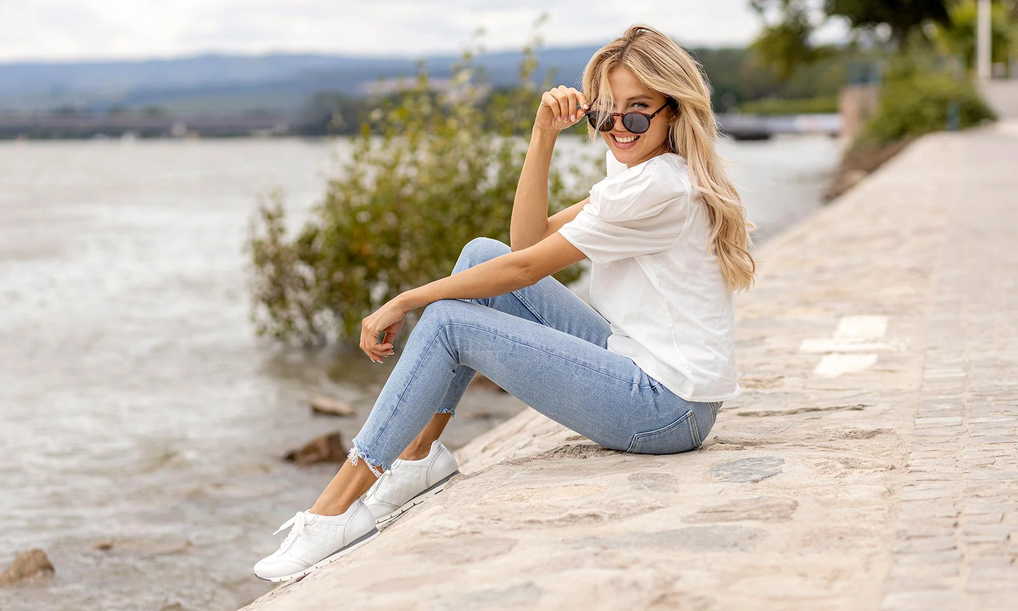 Finde die perfekten Sneaker für deine Kinder bei Sneaker4Kids! Stylisch und bequem – jetzt mit passenden Socken Mädchen für den ultimativen Look!