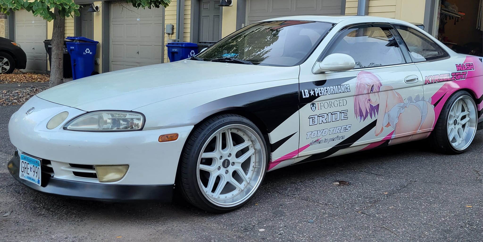 Machen Sie Ihren Toyota MR2 zur ultimativen Anime-Leinwand