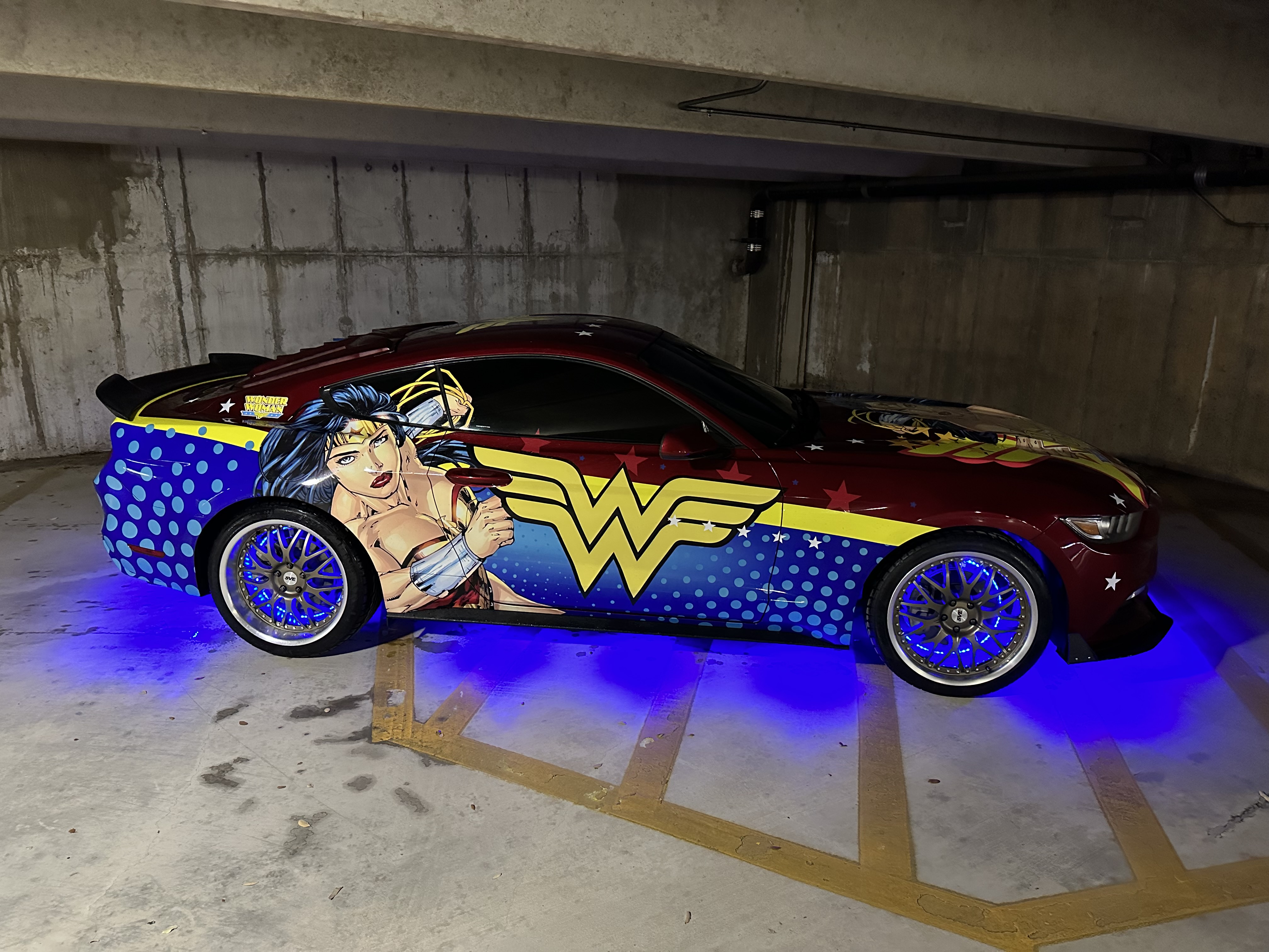 Anime Folie Auto: Individuelle Fahrzeugbeschriftung für Fans – Jetzt auffallen mit Stil